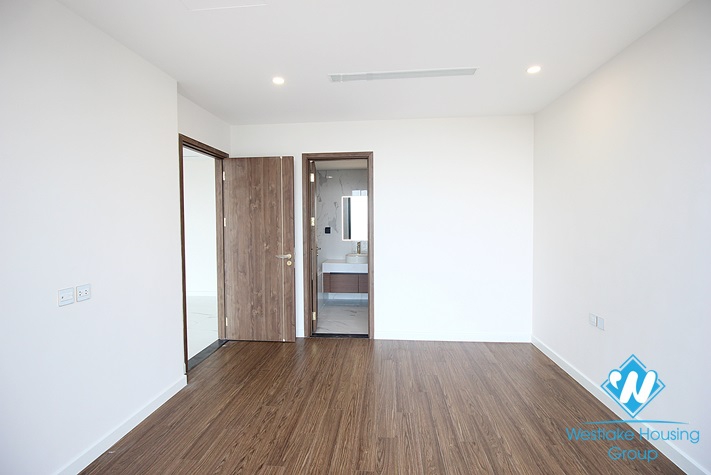 Unfurnished duplex apartment in Sunshine City for rent